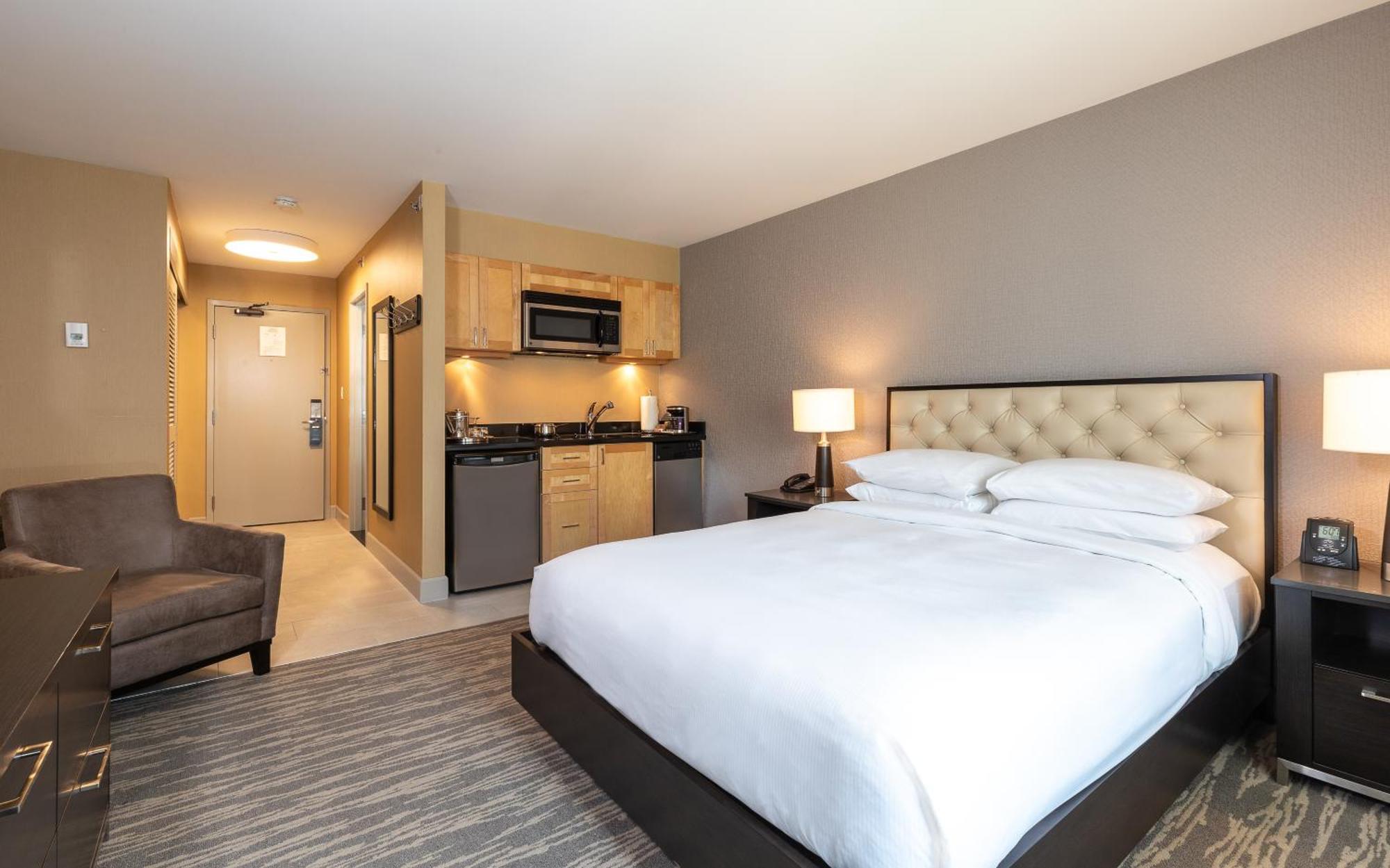 Hilton Whistler Resort & Spa Exterior photo