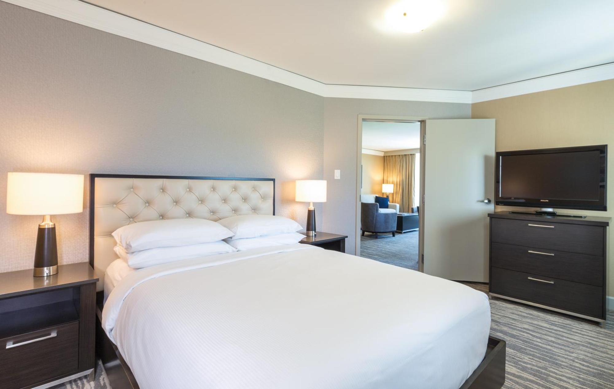 Hilton Whistler Resort & Spa Exterior photo