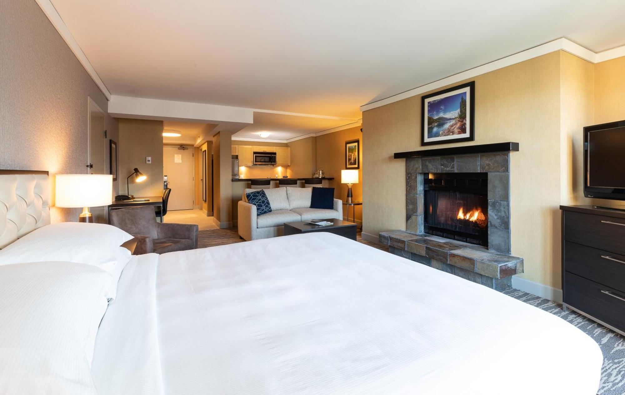 Hilton Whistler Resort & Spa Exterior photo