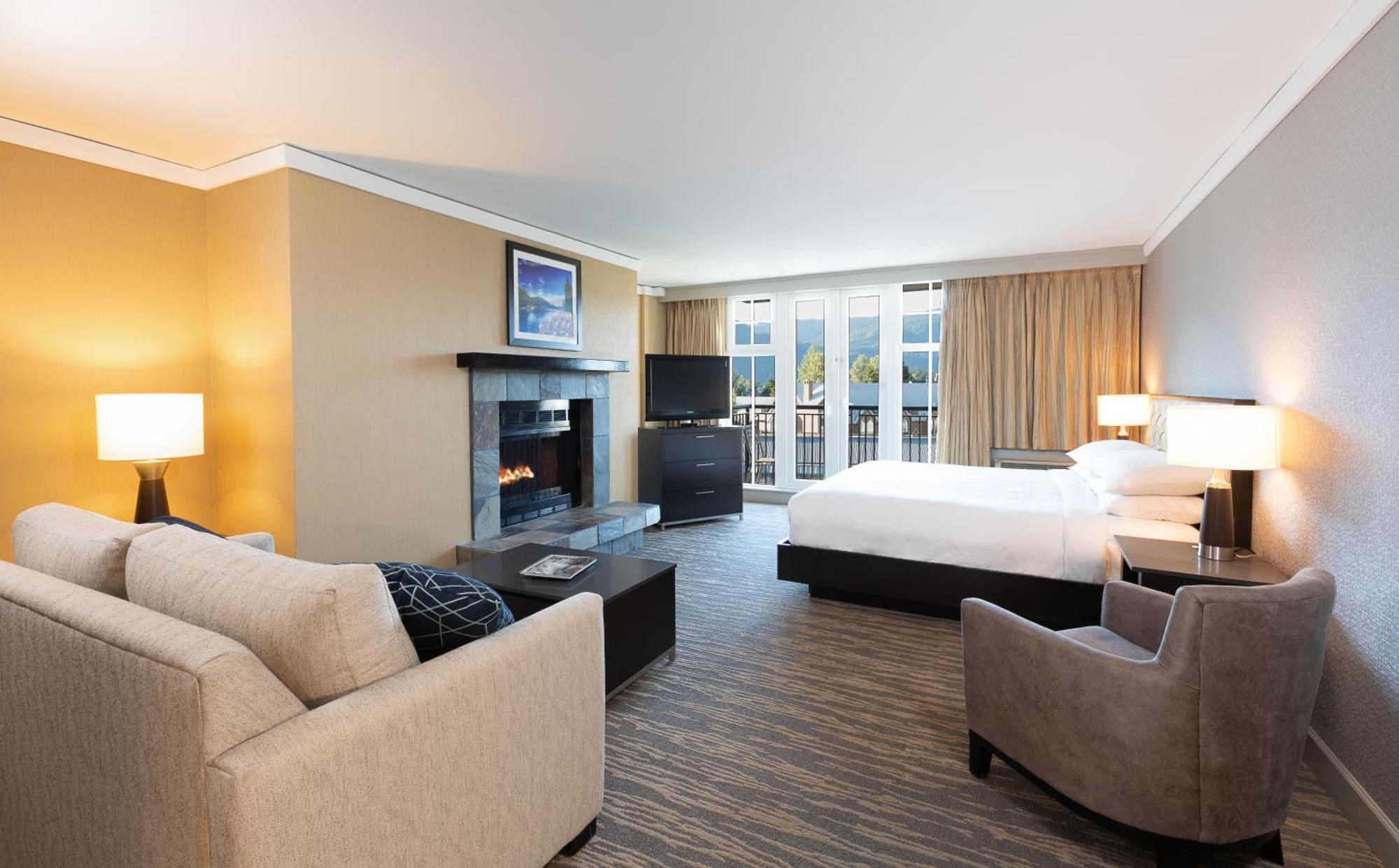 Hilton Whistler Resort & Spa Exterior photo